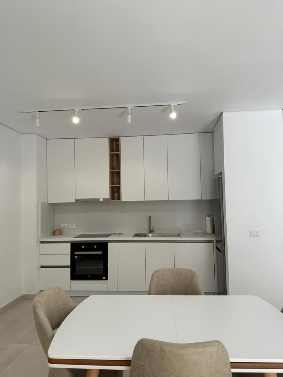 Eme Apartments - Kompleksi San Pietro, Gjiri I Lalzit Дуррес Экстерьер фото
