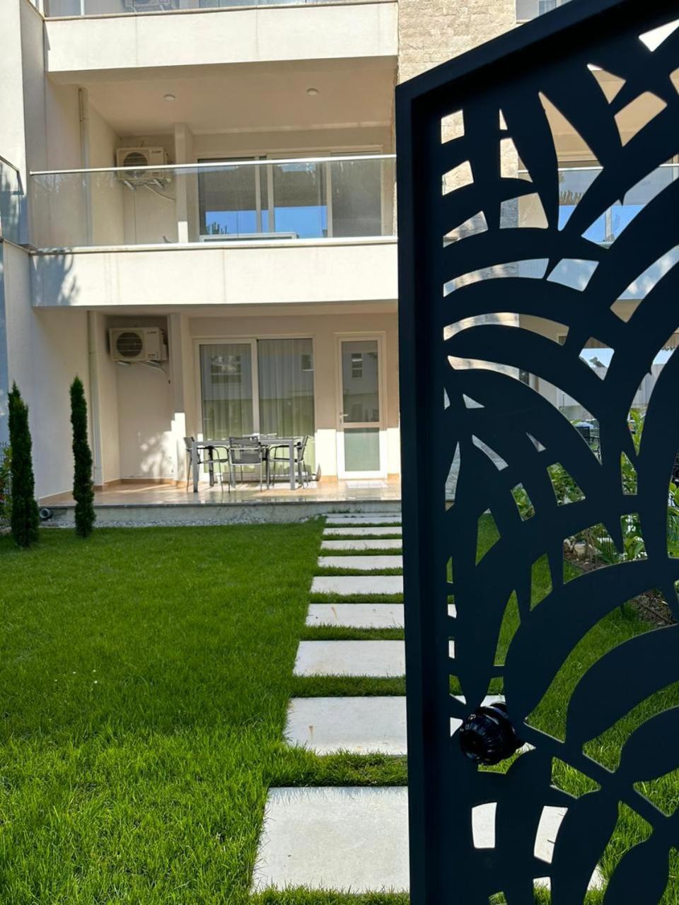 Eme Apartments - Kompleksi San Pietro, Gjiri I Lalzit Дуррес Экстерьер фото